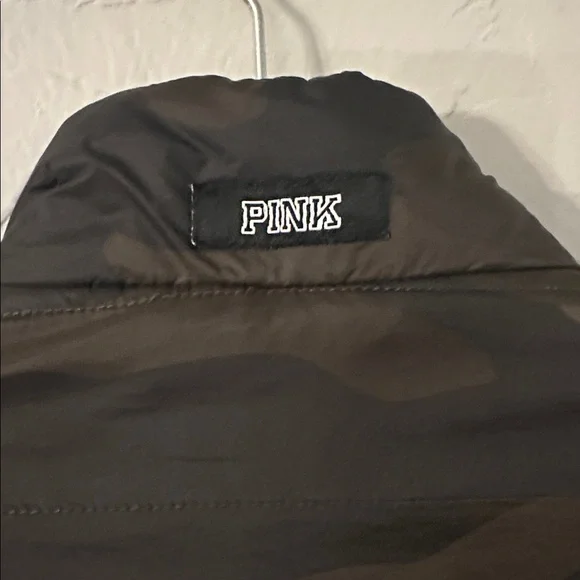 PINK Victoria's Secret Camouflage Puffer Jacket, Large - Picture 5 of 5